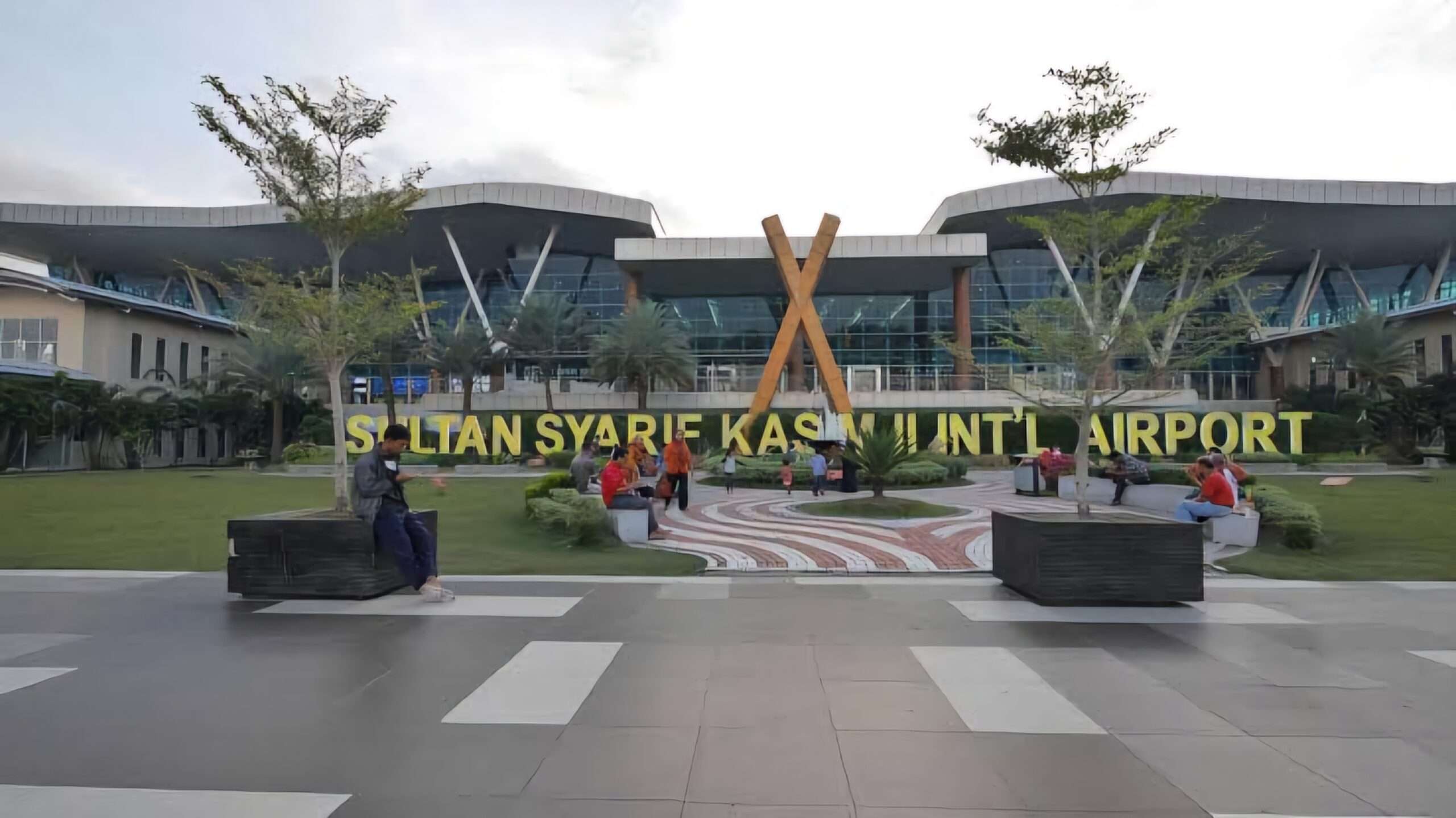 pemindahan Bandara Sultan Syarif Qasim